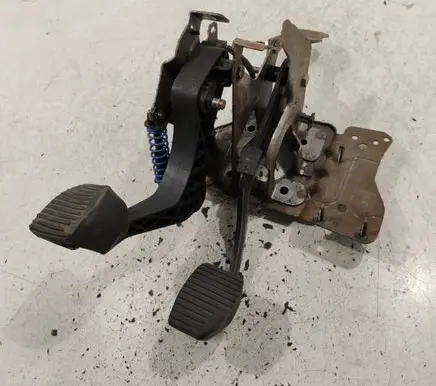 Peugeot 307 Pedal assembly 9650774380