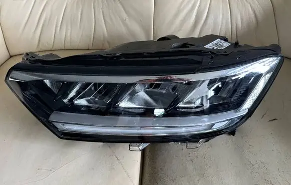 Volkswagen Touran II Headlights/headlamps set 2GA941005H 8990VT09620 90198870