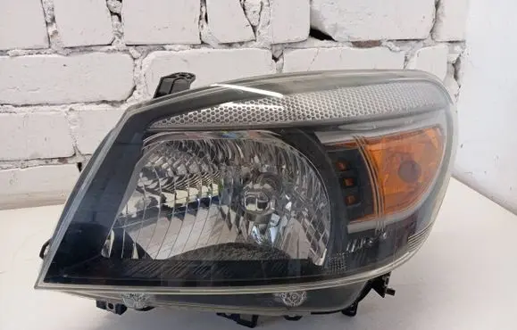 Ford Ranger Headlight/headlamp UD2D51040 KT076