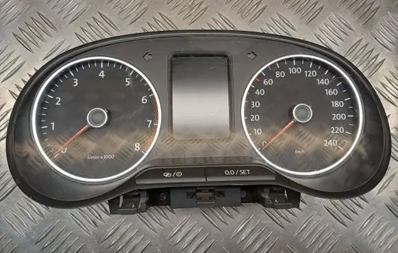 Speedometer (instrument cluster)