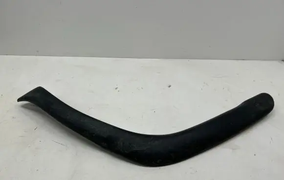 Rear fender molding trim