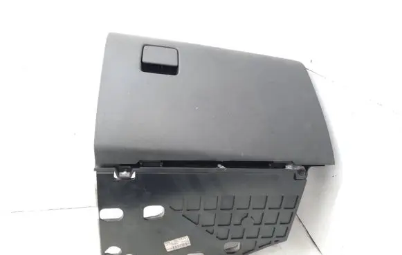 Opel Vectra C Glove box 13245770 12345678 13245772