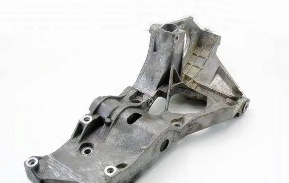 Skoda Fabia Mk3 (NJ) Engine mounting bracket 038903143AC
