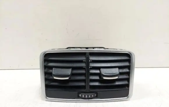 Rear air vent grill
