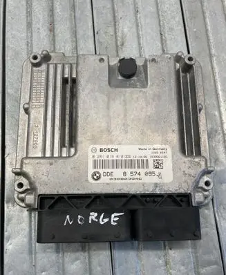 BMW 1 F20 F21 Engine control unit/module 8574095 1039S61185 030803946