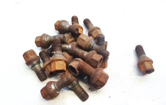 Opel Astra H Nuts/bolts 