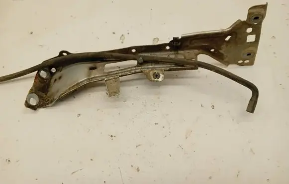 Audi A4 S4 B9 Fender mounting bracket 8W0821136C