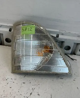 Mercedes-Benz Sprinter W901 W902 W903 W904 Front indicator light 9018200221 1439561