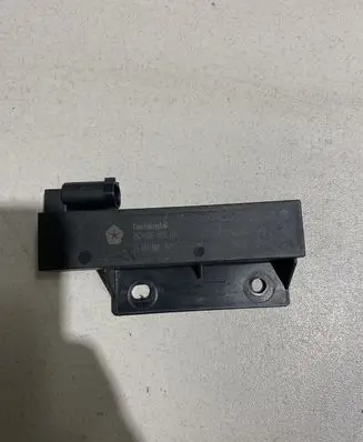 Jeep Grand Cherokee Aerial antenna amplifier 68068148AA