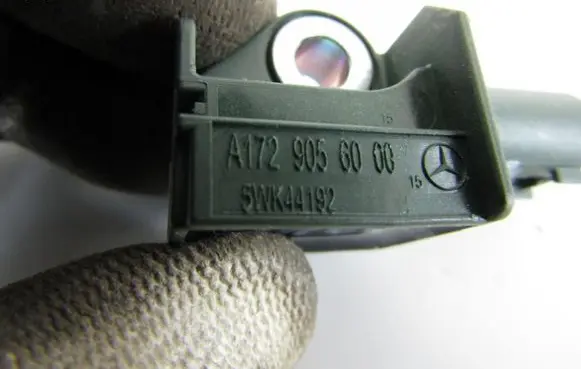 Mercedes-Benz C W204 Airbag deployment crash/impact sensor a1729056000
