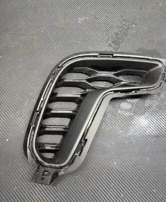 Dodge Durango III Front bumper lower grill