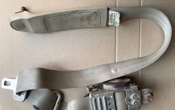 Honda Accord Front seatbelt TFCA74J728 DATE1995 209N0302