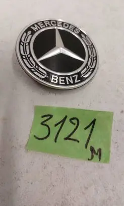 Mercedes-Benz GLC C253 Manufacturer badge logo/emblem A0008172605