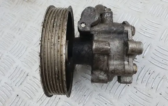 Audi A4 S4 B6 8E 8H Power steering pump 6E0145153