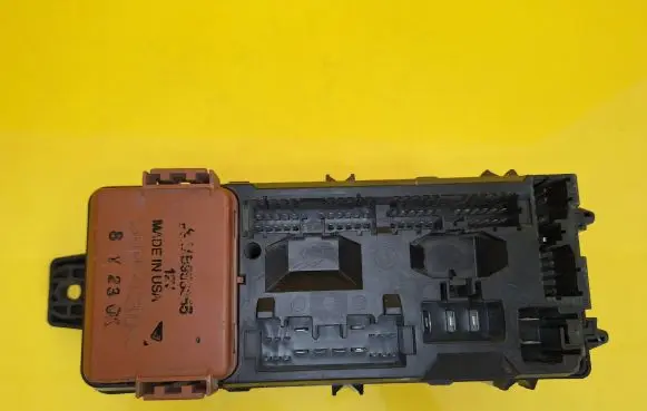 Mitsubishi Space Star Fuse module MB953355 MR318828