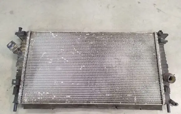 Ford Focus Coolant radiator 3M5H8005TL