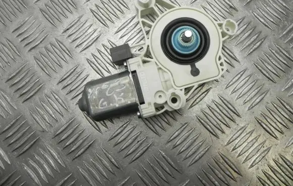 Audi A6 S6 C8 4K Rear door window regulator motor 4K0959811 Z1210