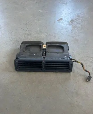 BMW 7 E38 Dash center air vent grill 8390111 8370320