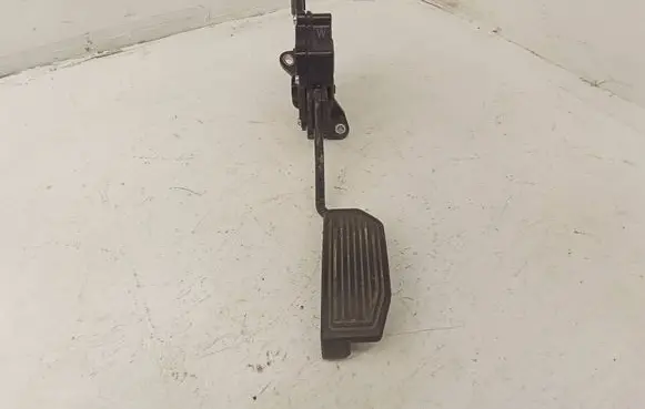 Toyota Prius (XW30) Accelerator throttle pedal 7811012040 1988007830