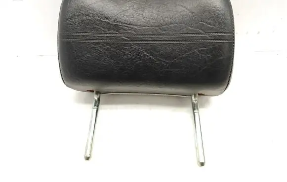 Volkswagen PASSAT B2 Front seat headrest 