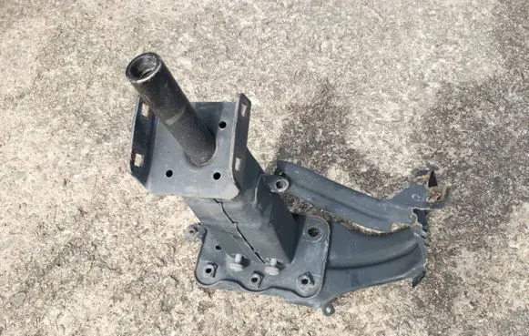 Mercedes-Benz CLS C219 Front bumper shock/impact absorber 