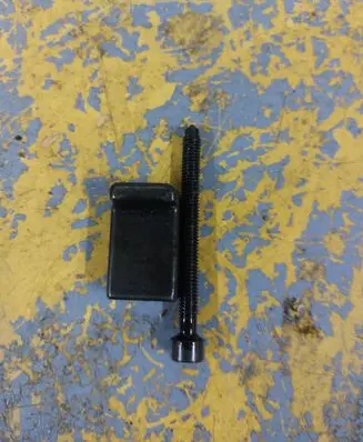 Volkswagen Touran I Fuel Injector clamp holder