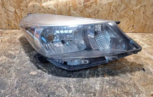 Toyota Yaris Headlight/headlamp
