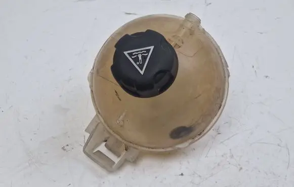 Peugeot 308 Coolant expansion tank/reservoir 9678514680