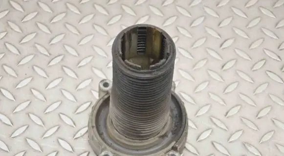 Volkswagen Touareg I Front upper strut mount 