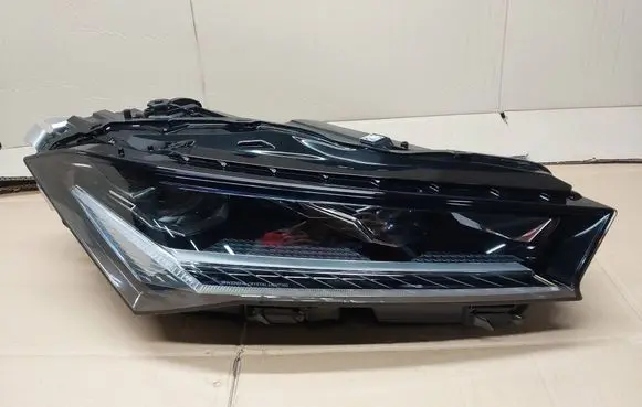 Skoda Superb B9 Headlight/headlamp 3P1941016B MF77310