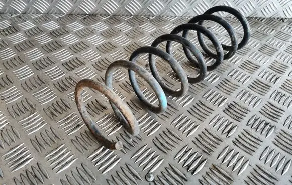 Mazda 3 I Rear coil spring
