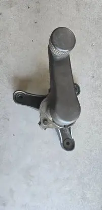 Volkswagen Caddy Front door window winding handle 2K0837581