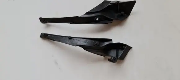 Mazda 5 Windshield trim CC2951
