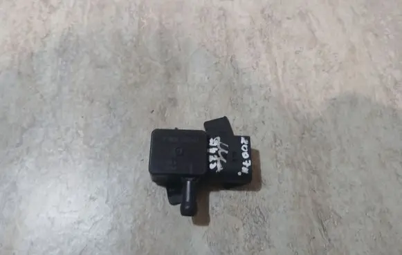 BMW 1 E81 E87 Exhaust gas pressure sensor 7805152
