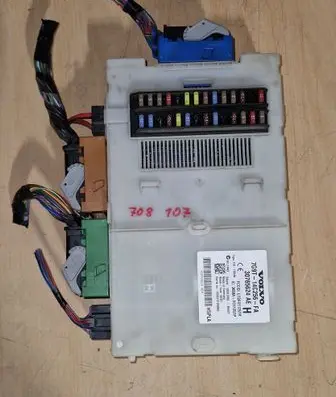Volvo V70 Fuse module 30765824 7G9T14C256FA