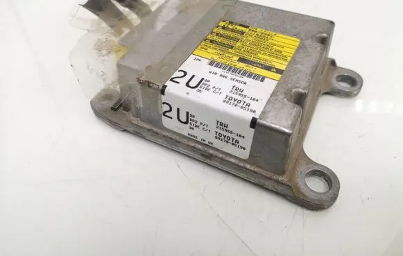 Toyota Avensis T250 Airbag control unit/module 8917005190 215955104