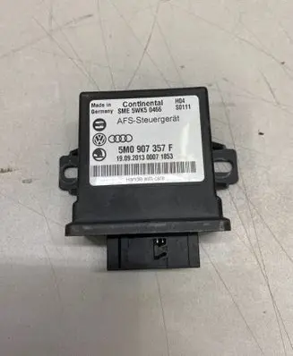 Volkswagen PASSAT B7 Light module LCM 5WK50466 5M0907357F