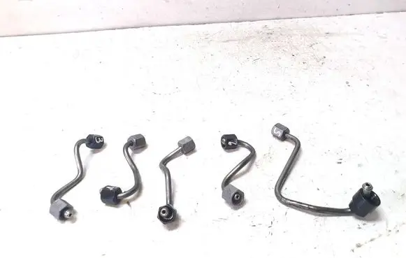 KIA Sorento Fuel injector supply line/pipe 