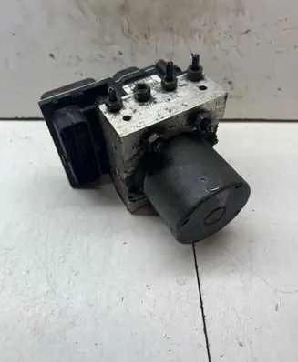Audi A4 S4 B8 8K ABS Pump 8K0907379AK 9202L0732