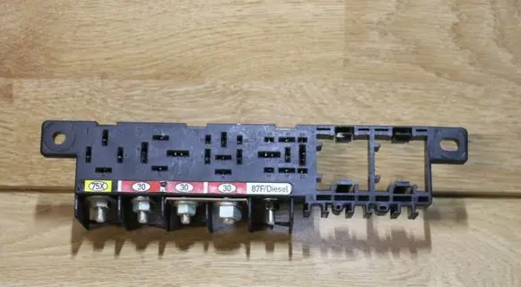 Audi A4 S4 B5 8D Fuse box set 8L0941822A