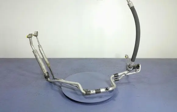 Volkswagen PASSAT B5.5 Air conditioning (A/C) pipe/hose 3C0820743M