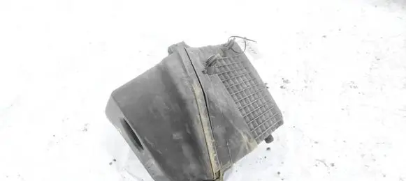 Cadillac CTS Air filter box 25737097