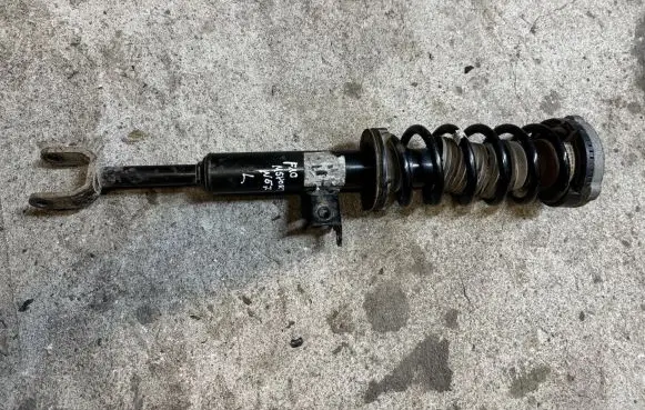BMW 5 F10 F11 Front shock absorber with coil spring 6789403