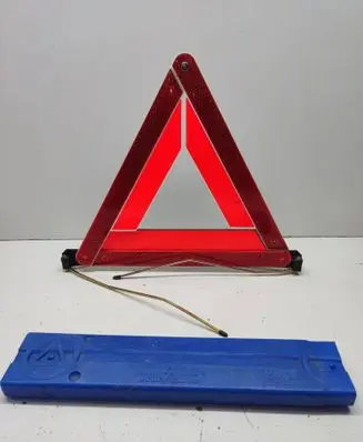 BMW 3 E90 E91 Emergency warning sign 27R0323627 1180946 71601180946
