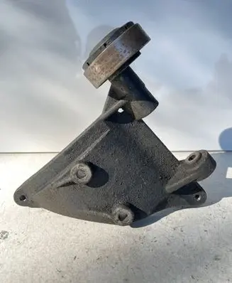Audi A4 S4 B5 8D A/C compressor mount bracket 059260885E