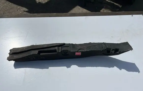 Volkswagen PASSAT B7 Fender foam support/seal 3AA864236A