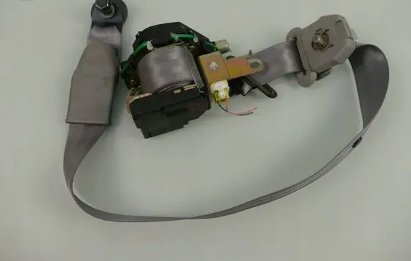 Mazda 626 Front seatbelt