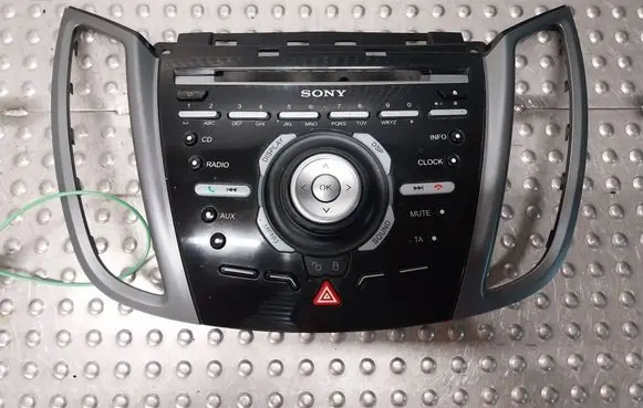Head unit multimedia control