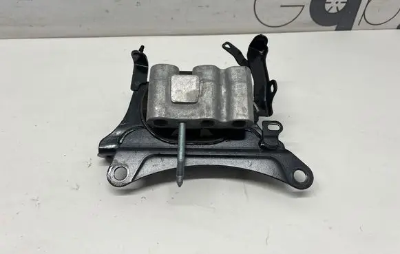 Toyota C-HR II Engine mount bracket 