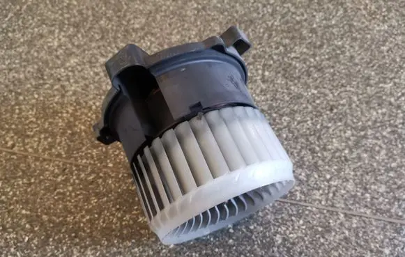 Mitsubishi Colt CZ3 Heater fan/blower 0160700701